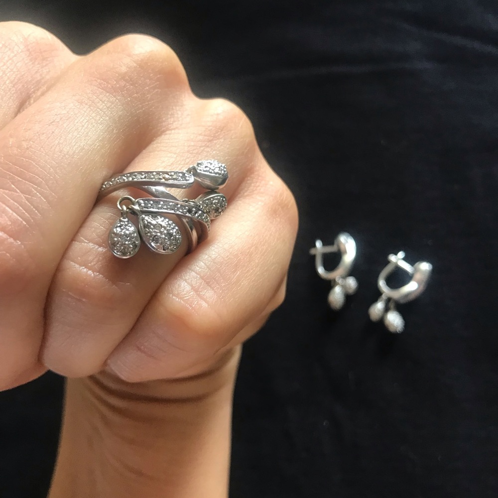 Set of earrings and ring.white gold and diamonds. - Picture 2 of 8